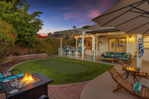 Κήπος έξω από το Complete Luxury Home w/ Pool, Spa & Putting Green