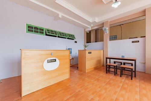 Kuchyň nebo kuchyňský kout v ubytování RedDoorz @ Jln Temanggung Tilung Palangkaraya