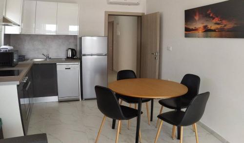 Apartment in Okrug Gornji with sea view, balcony, air conditioning, WiFi 5059-5