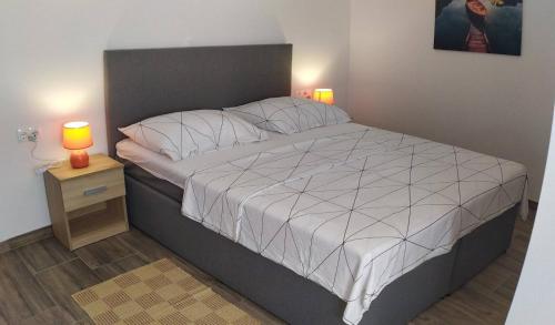 Apartment in Okrug Gornji with sea view, balcony, air conditioning, WiFi 5059-5