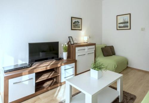 Apartment in Kastel Novi with terrace, air conditioning, WiFi, washing machine 5104-2