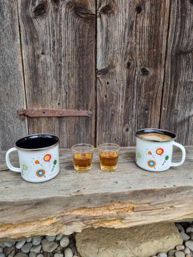 Kemudahan buat kopi dan teh di Pig barn - Svinjaki