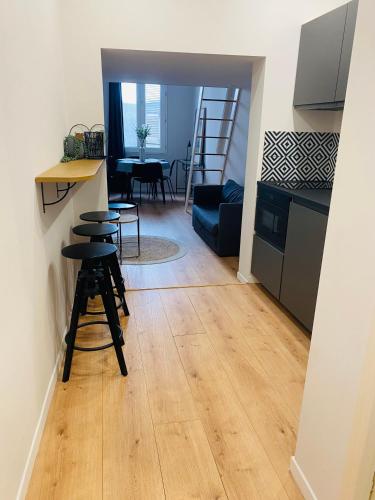 Photo de la galerie de l'établissement Vieux Nice Charmante Mezzanine, à Nice