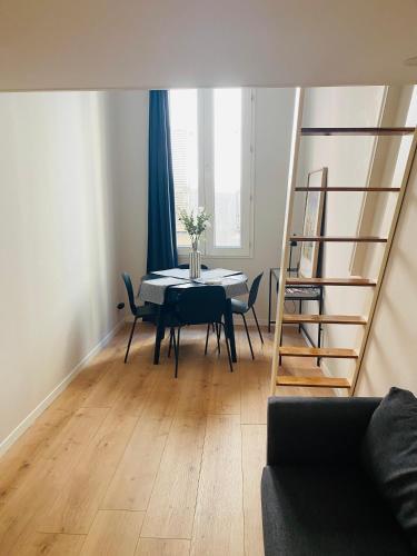 Photo de la galerie de l'établissement Vieux Nice Charmante Mezzanine, à Nice