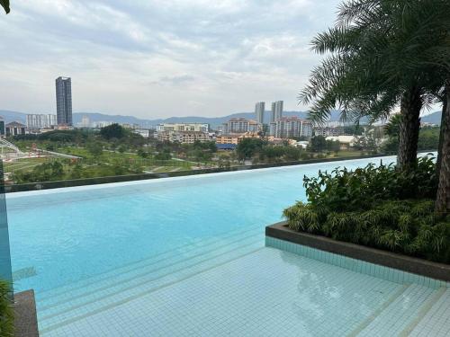 36-08 #Family Suite 8pax 3 Rooms Sunway Velocity Mall Cheras IKEA Mytown Short Walk to MRT & LRT Maluri