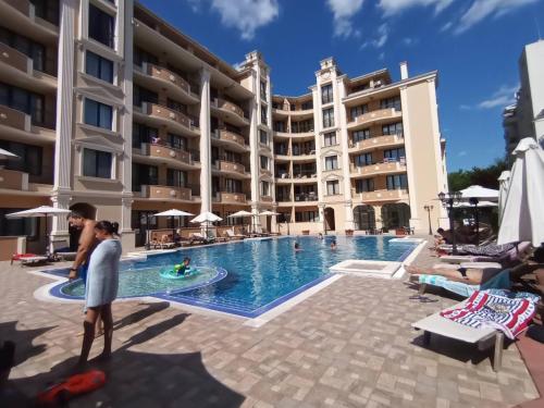 Billede fra billedgalleriet på Апартамент за гости Сънрайз Флора бийч резорт i Pomorie