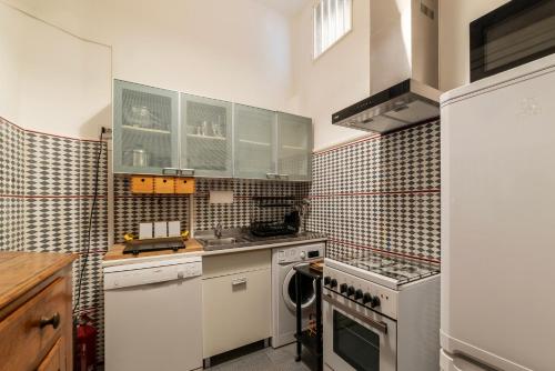 GuestHost - Pantheon Apartment - L'angolo nascosto dei quadri