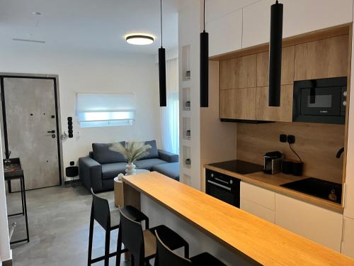 White House Vouliagmeni 1- 2BD Free Parking, Next to the Sea