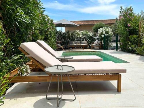 Maison avec piscine et amarrage