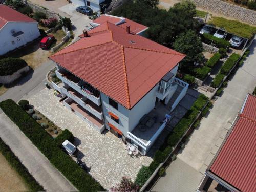 Το κτήριο όπου στεγάζεται  το διαμέρισμα