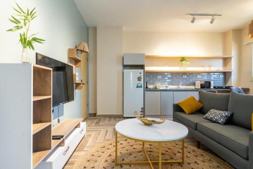 BIRD NEST Near Arkan Plaza