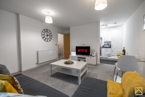 Η κουζίνα ή μικρή κουζίνα στο Modern 1 bed in central MK, Free Parking, Smart TV, Manhattan House By Valore Property Services