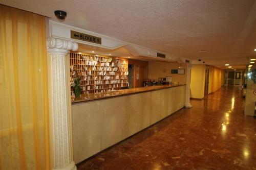 Luxurious 1 bed apartment with 5 pools & gardens.