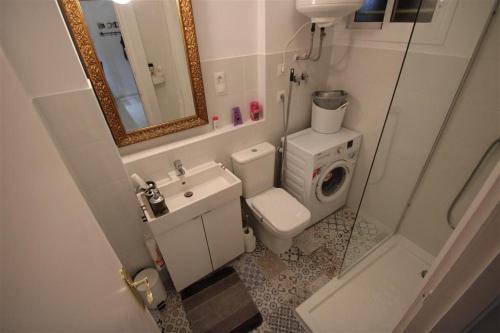Luxurious 1 bed apartment with 5 pools & gardens.