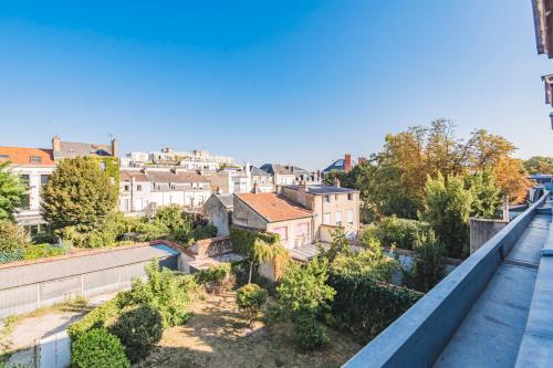 Nespecifikovaný výhled na destinaci Remeš nebo výhled na město při pohledu z apartmánu