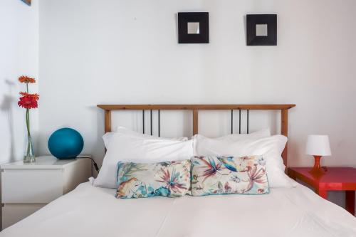 City Center Apt in Lively Bairro Alto!