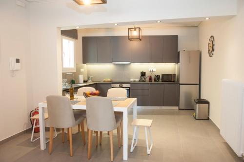 Olympia luxury apartment in Marousi