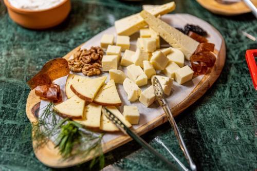 ホテルの敷地内または近くでの食事または食べ物