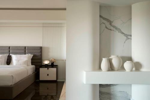 Pomegranate Wellness Spa Hotelにあるベッド