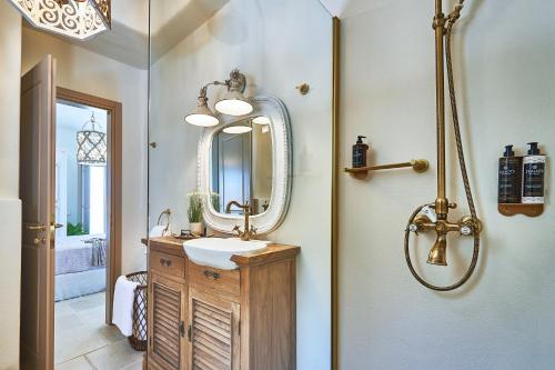 Ένα μπάνιο στο Aqua Mykonos Suites - Adults Only