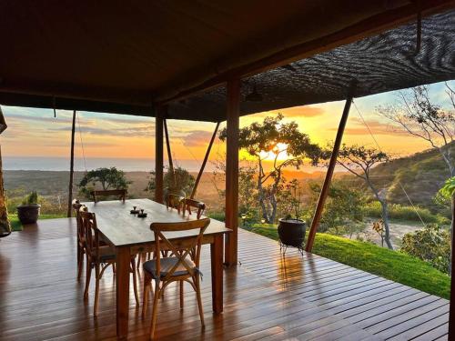 Hilltop Sanctuary with Yoga Deck