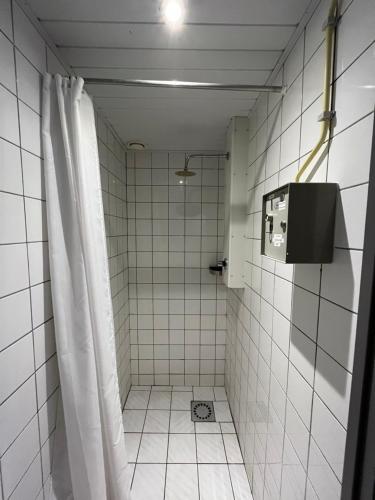 Koupelna v ubytování MiniCamping Drentse Monden