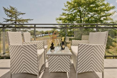 Balkon lub taras w obiekcie BlueApart Apartamenty Nexo
