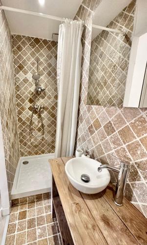 Photo de la galerie de l'établissement Heart of Juan les pins - AC - 5min beach & restaurants, à Antibes