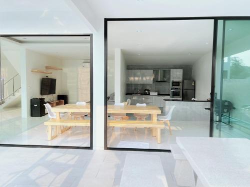 Una cocina o cocineta en Double P Pool Villa Hua Hin