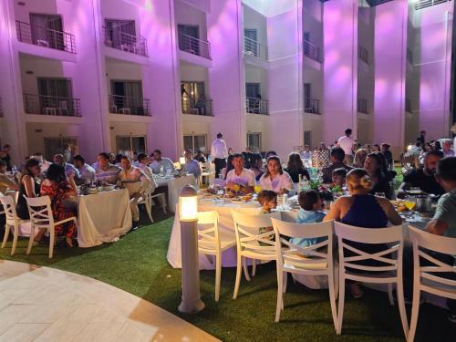 Huéspedes de Mimoza Beach Hotel