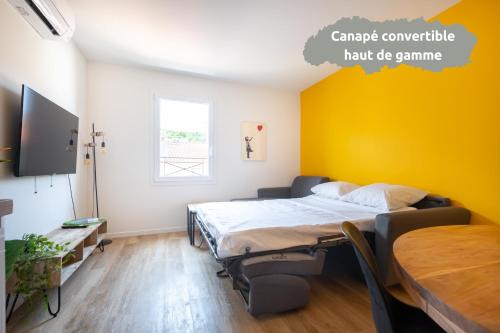 Photo de la galerie de l'établissement Cassiopé * Lit Queen Size * Calme * Wifi * Confort, à Cuers