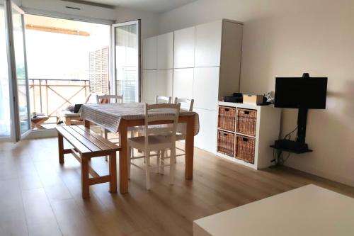 Bright apartment with terrace – Photos 3
