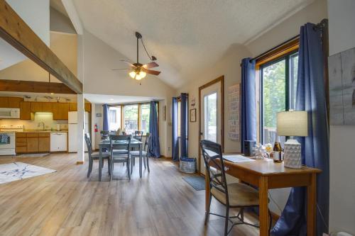 Φωτογραφία από το άλμπουμ του Lakefront Osage Beach Home with Community Pool! σε Osage Beach