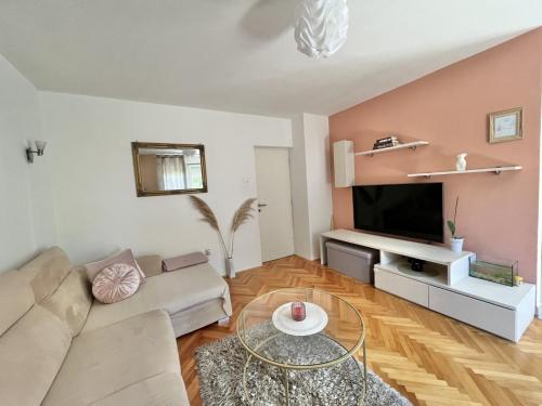 Et tv og/eller underholdning på Luxury apartment Lolipop