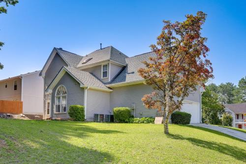 Φωτογραφία από το άλμπουμ του Sunny Lithonia Home about 7 Mi to Stone Mountain Park! σε Lithonia