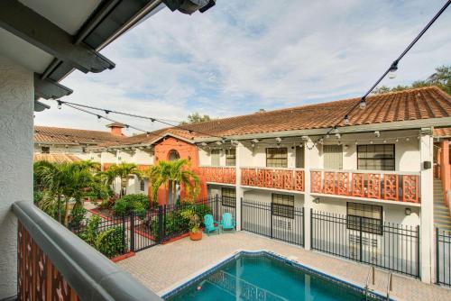 Πισίνα στο ή κοντά στο Clarion Pointe Tampa-Brandon Near Fairgrounds and Casino