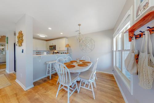 Gambar di galeri bagi Compass Rose di Topsail Beach
