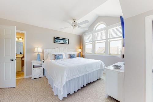 Gambar di galeri bagi Compass Rose di Topsail Beach
