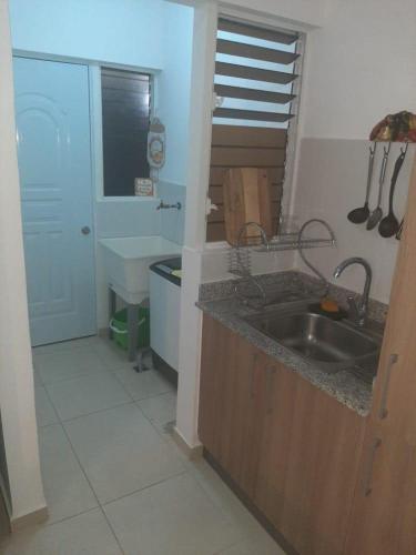 Kuchyň nebo kuchyňský kout v ubytování CONDO EN SANTO DOMINGO