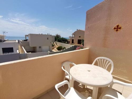 Appartement 2 pièces proche plage avec terrasse - Parking inclus - FR-1-423-288