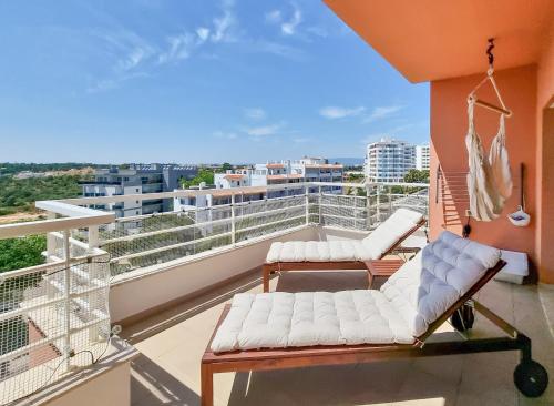 FLH Portimão Beach Flat with Pool
