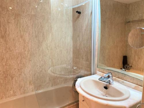 Et badeværelse på Puerto Romano VYBDenia