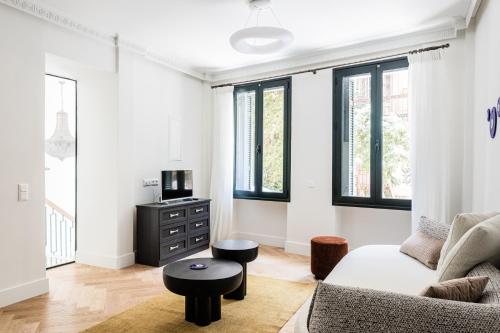 Chic & central Athenian apartment! EV4