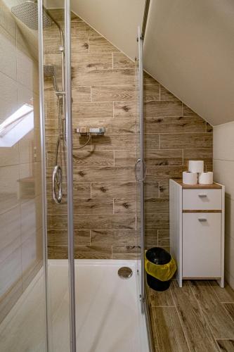 Un baño de U Katalpy
