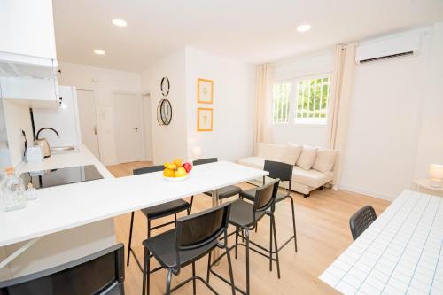 For You Rentals Cozy and charming 3-bedroom apartment TEMPORAL in Madrid ASO180