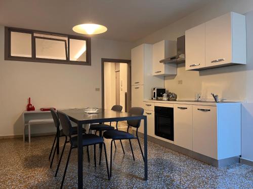 Η κουζίνα ή μικρή κουζίνα στο Bianca e Nina Charming House
