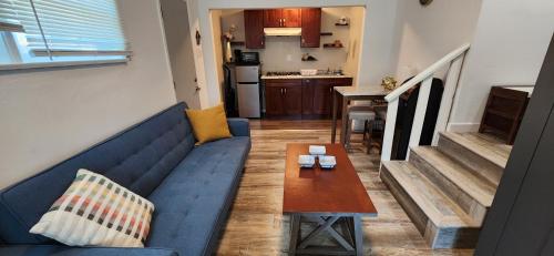 Cucina o angolo cottura di New ! Lovely Studio w/ patio, Parking on premises