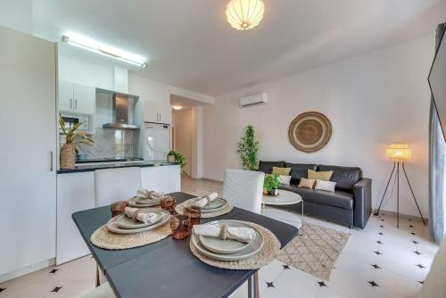 LXR La Perla Renovated 2HAB. Apt