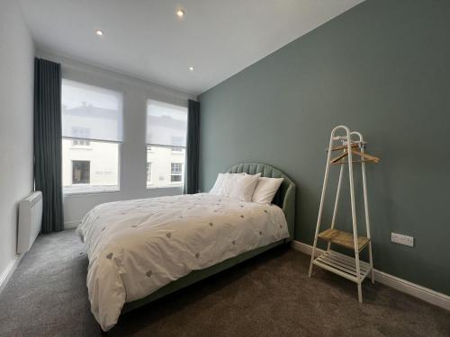 Cross Street Apartment – Photos 3