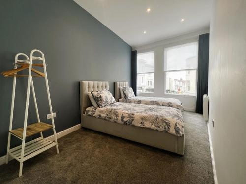 Cross Street Apartment – Photos 4